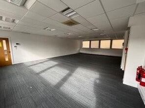 2-10 St. Johns St, Bedford à louer Photo intérieure- Image 1 de 4