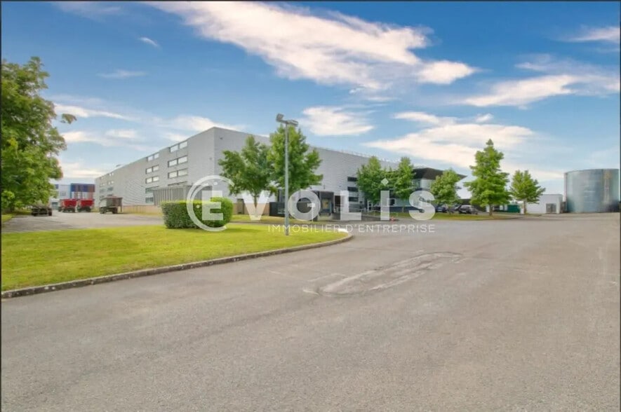 4 Rue Diderot, Saint-Michel-sur-Orge for lease - Building Photo - Image 3 of 7