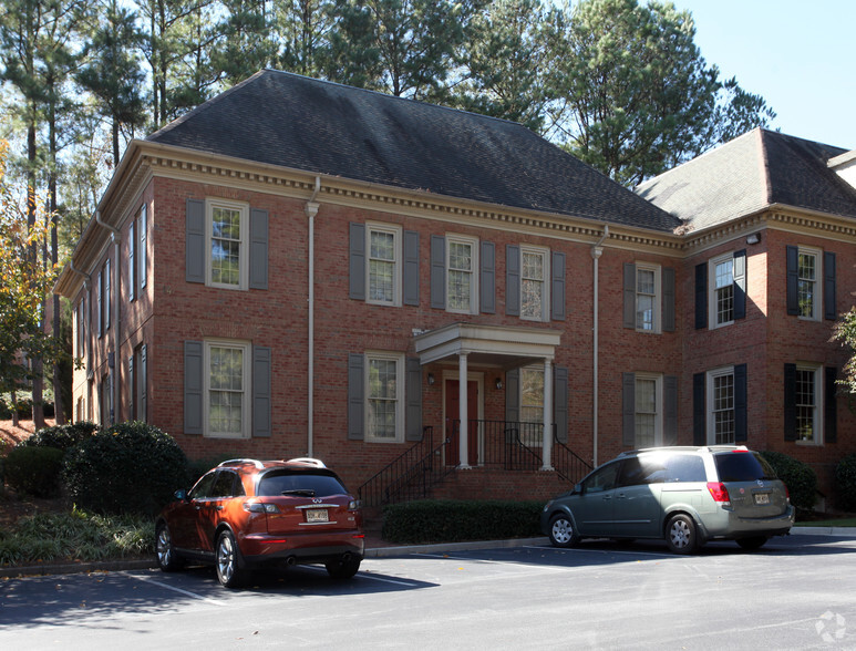 2900 Chamblee Tucker Rd, Chamblee, GA for sale - Primary Photo - Image 1 of 1