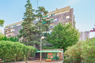 Plus de détails pour Multi-résidentiel à vendre