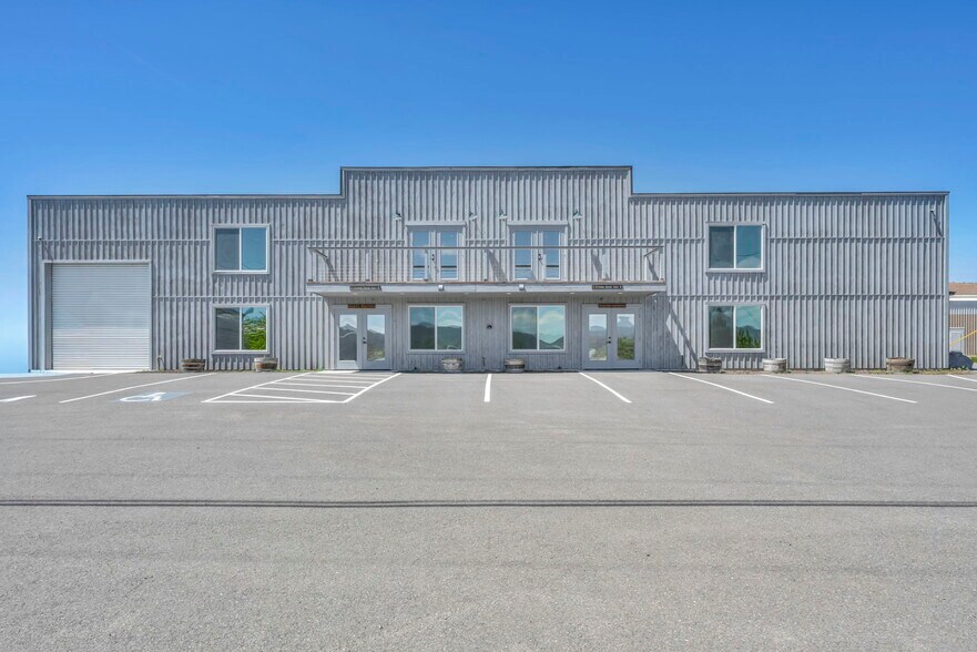 2 Brown Dr, Mound House, NV à vendre - Photo du bâtiment - Image 2 de 19