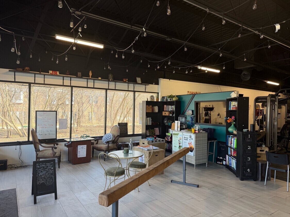 624-630 Roosevelt Rd, Wheaton, IL à louer Photo principale- Image 1 de 7