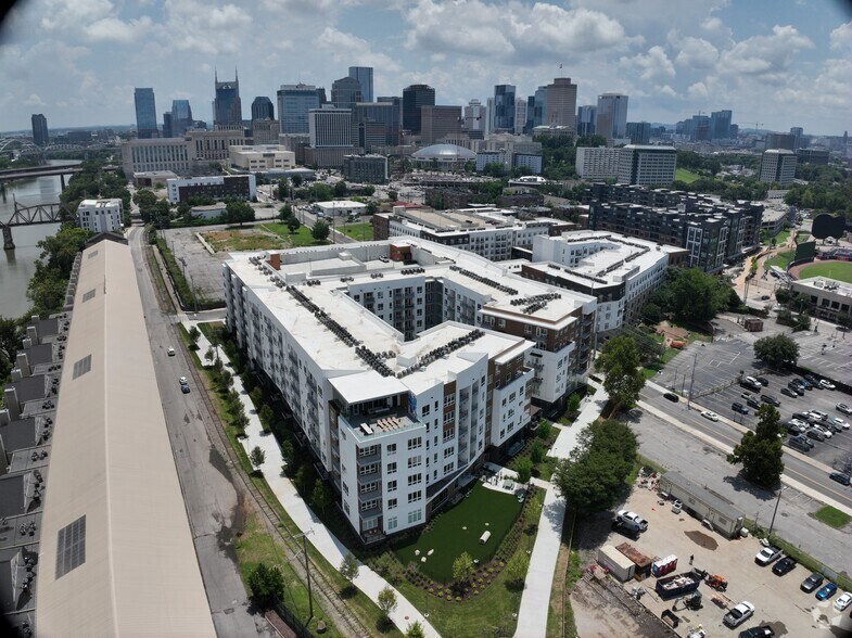 912 2nd Ave N, Nashville, TN à louer - Communauté Matterport - Image 2 de 39