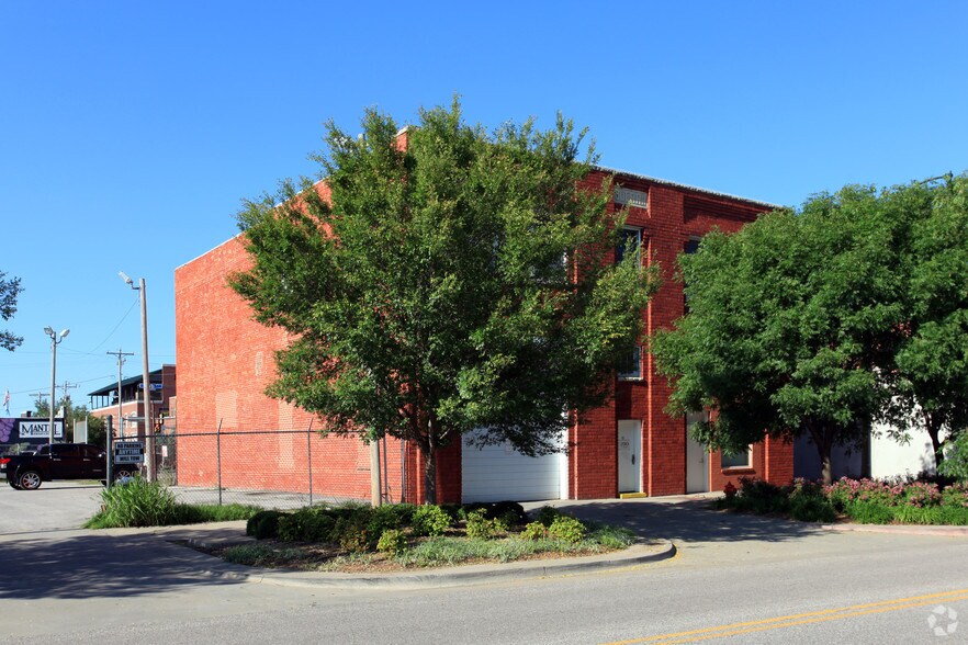 200 E Main St, Oklahoma City, OK à vendre - Photo du bâtiment - Image 3 de 22