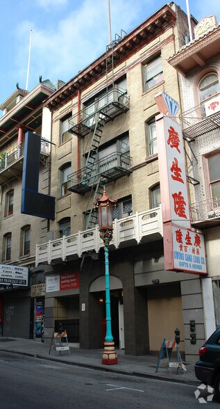 933 Grant Ave, San Francisco, CA à louer - Photo du bâtiment - Image 2 de 3