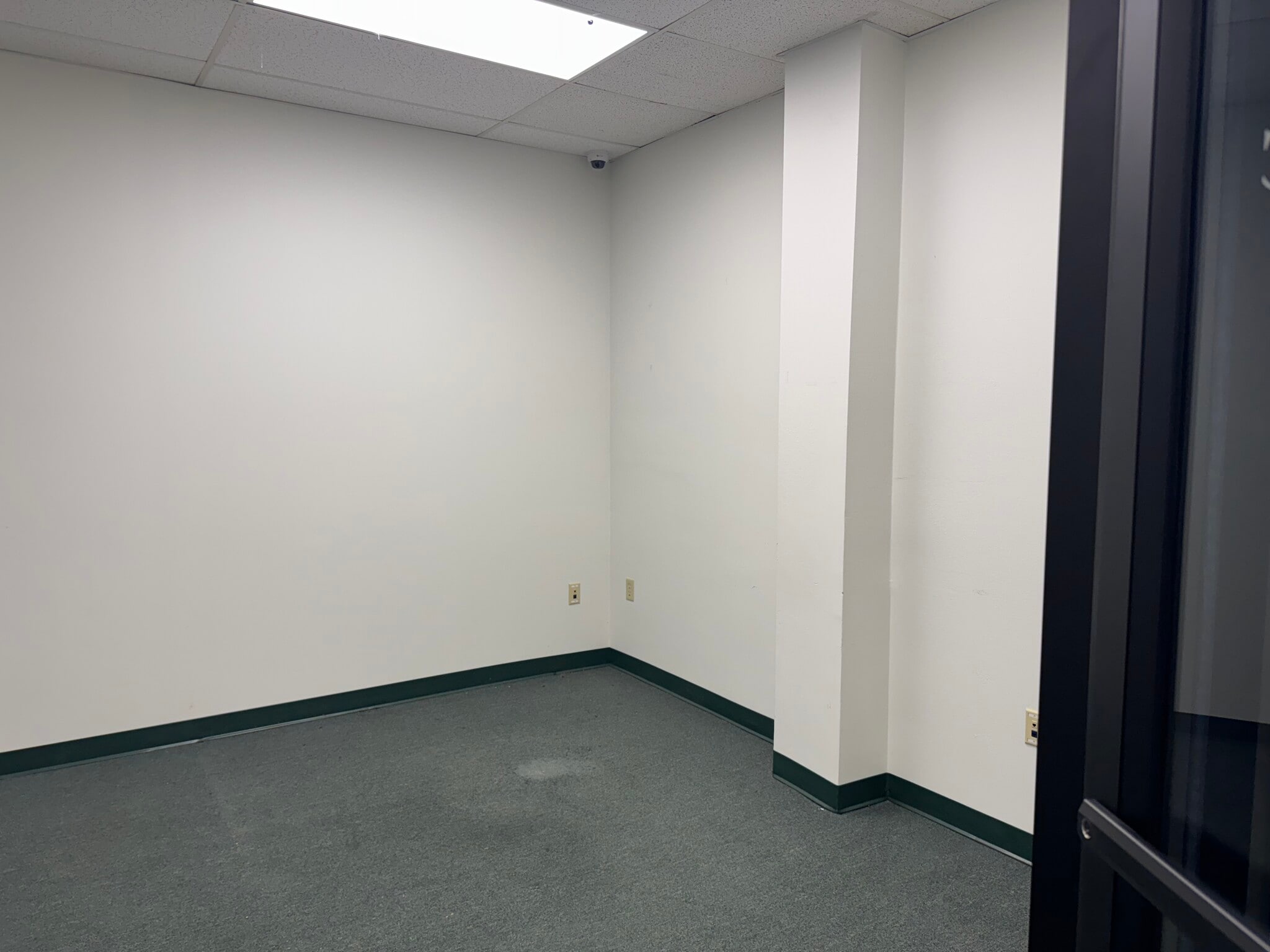 1300 Diamond Springs Rd, Virginia Beach, VA à louer Photo intérieure- Image 1 de 5