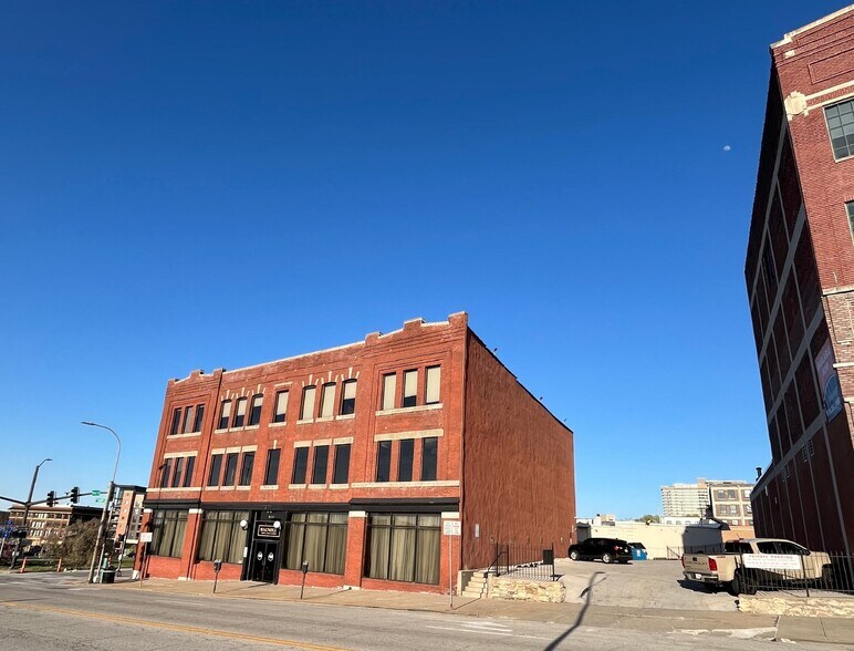 601 Walnut St, Kansas City, MO à louer - Photo du bâtiment - Image 2 de 5