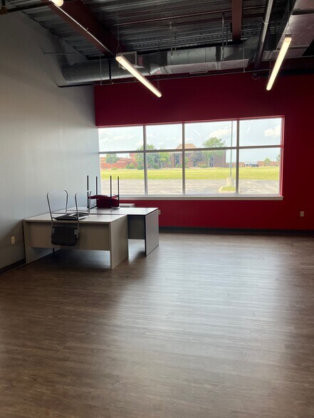 99 Med Tech Dr, Batavia, NY à louer - Photo intérieure - Image 2 de 3