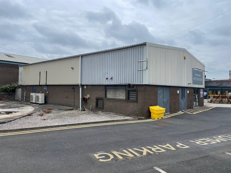 20 Harwood St, Blackburn for lease - Building Photo - Image 3 of 4