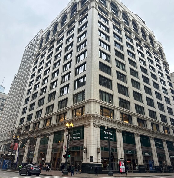 1 N State St, Chicago, IL for lease - Building Photo - Image 1 of 2