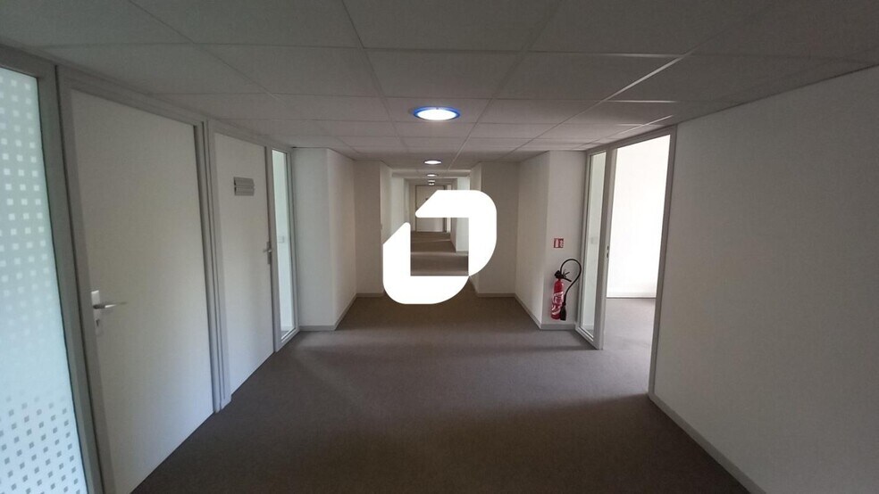 Office in VILLENEUVE-D'ASCQ for sale - Interior Photo - Image 1 of 11
