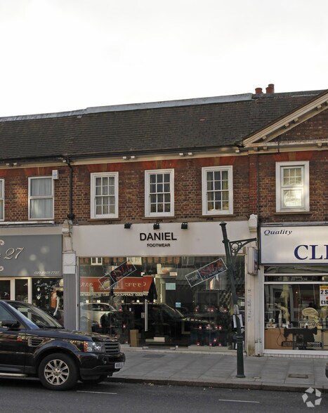 64 The Broadway, London for lease - Primary Photo - Image 1 of 2