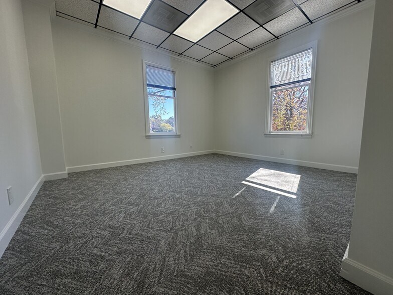 2402 Mount Vernon Rd, Dunwoody, GA à louer - Photo intérieure - Image 3 de 9