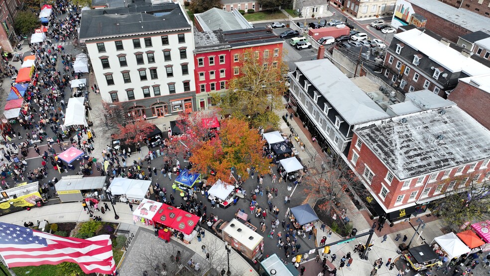 58 Centre Sq, Easton, PA à vendre - Photo du bâtiment - Image 2 de 35