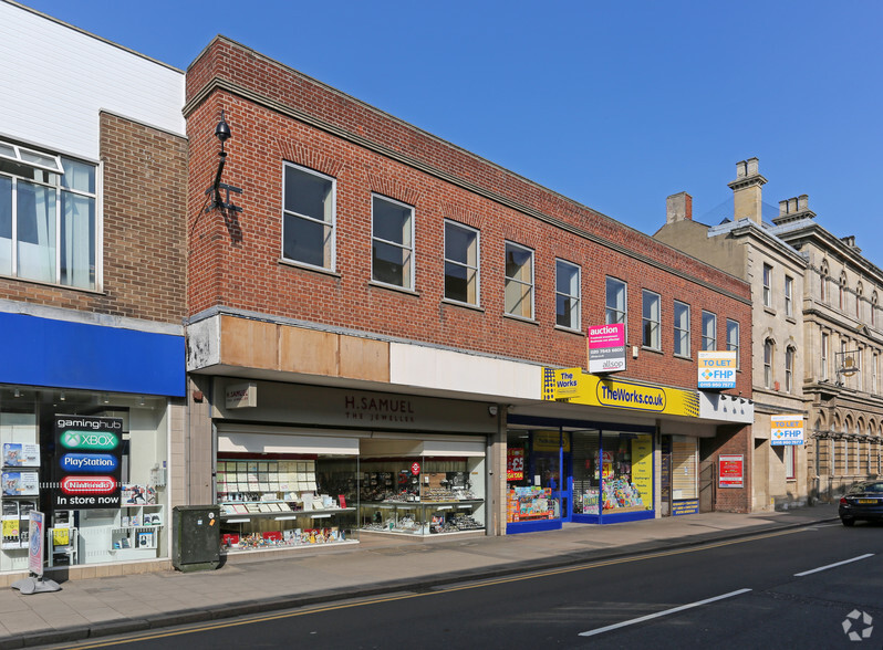 52-53A High St, Grantham à louer - Photo du bâtiment - Image 1 de 13