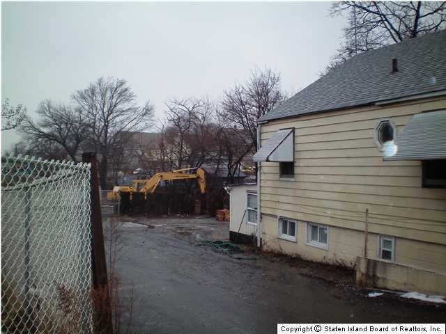 4439 Arthur Kill Rd, Staten Island, NY à vendre - Photo du bâtiment - Image 3 de 22