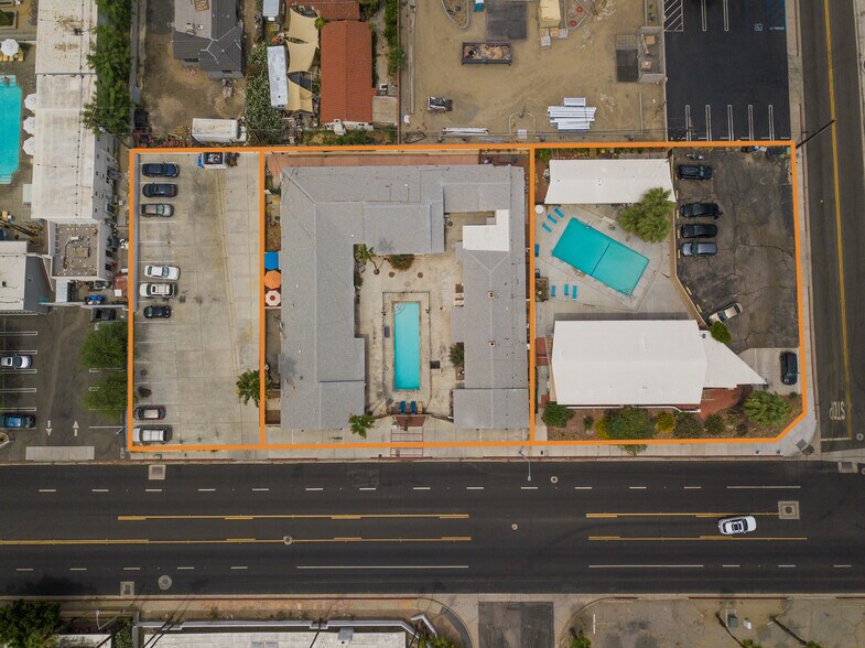 1433 N Indian Canyon Dr, Palm Springs, CA à vendre - Photo du bâtiment - Image 3 de 17