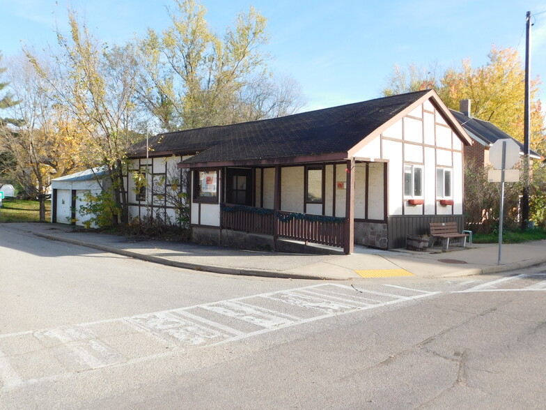 225 Main, Plum City, WI à vendre - Photo principale - Image 1 de 1