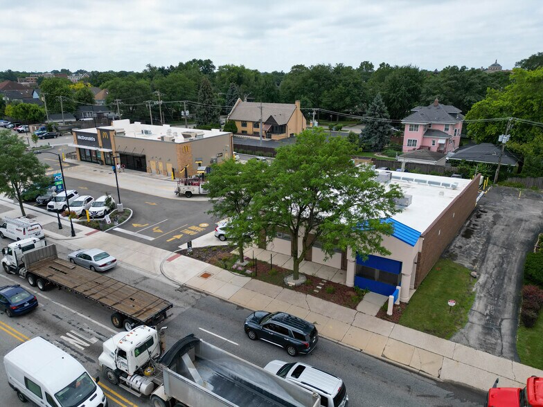 120 N La Grange Rd, La Grange, IL à louer - Photo du bâtiment - Image 2 de 15