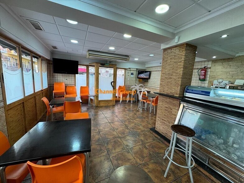 Retail in Orihuela, Alicante for sale - Building Photo - Image 1 of 11