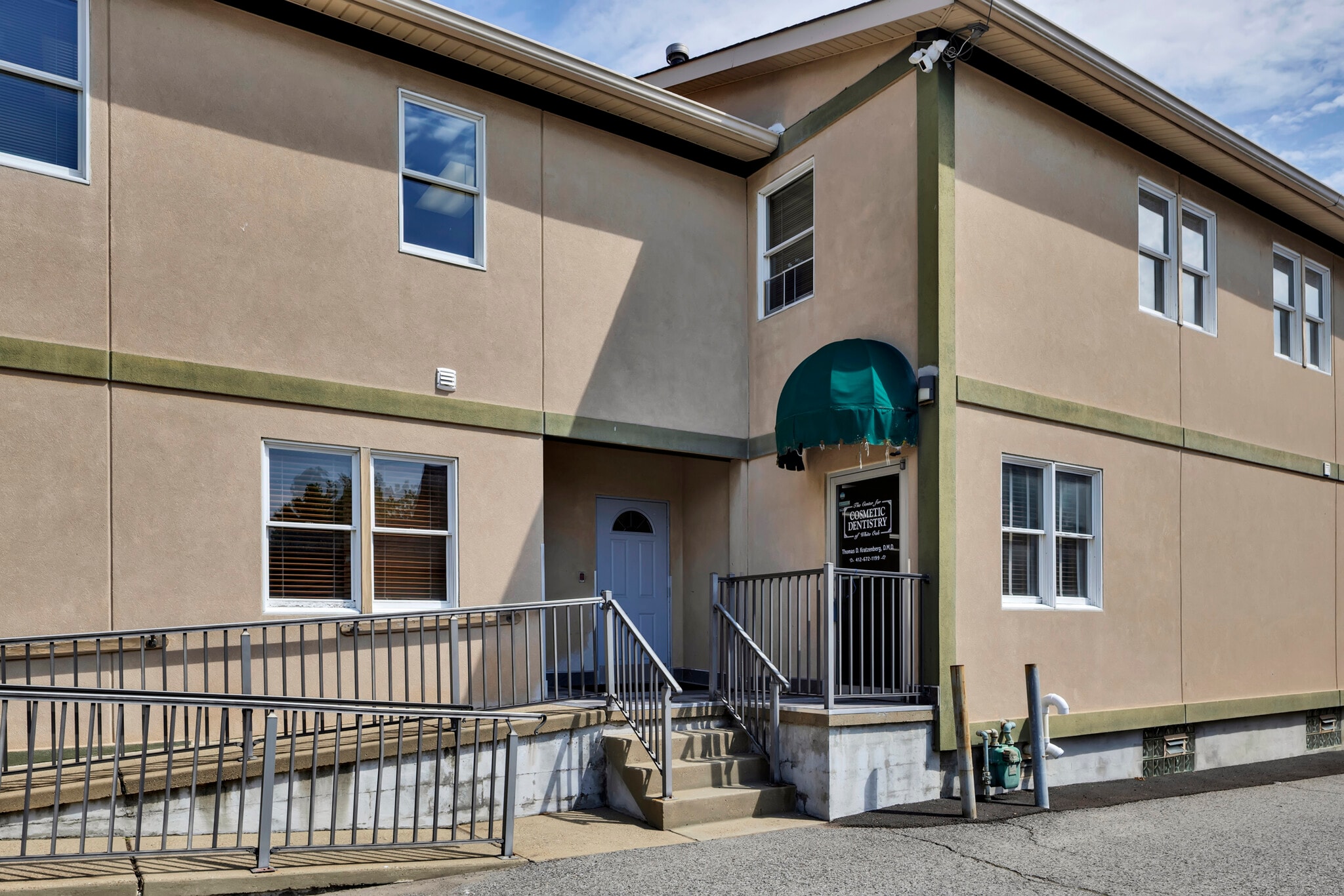 1532 Lincoln Way, White Oak, PA à louer Photo du bâtiment- Image 1 de 14