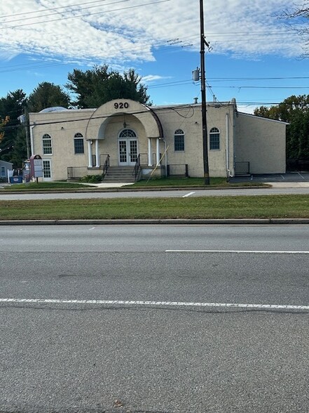 920 West Chester Pike, Havertown, PA à louer - Photo principale - Image 3 de 17