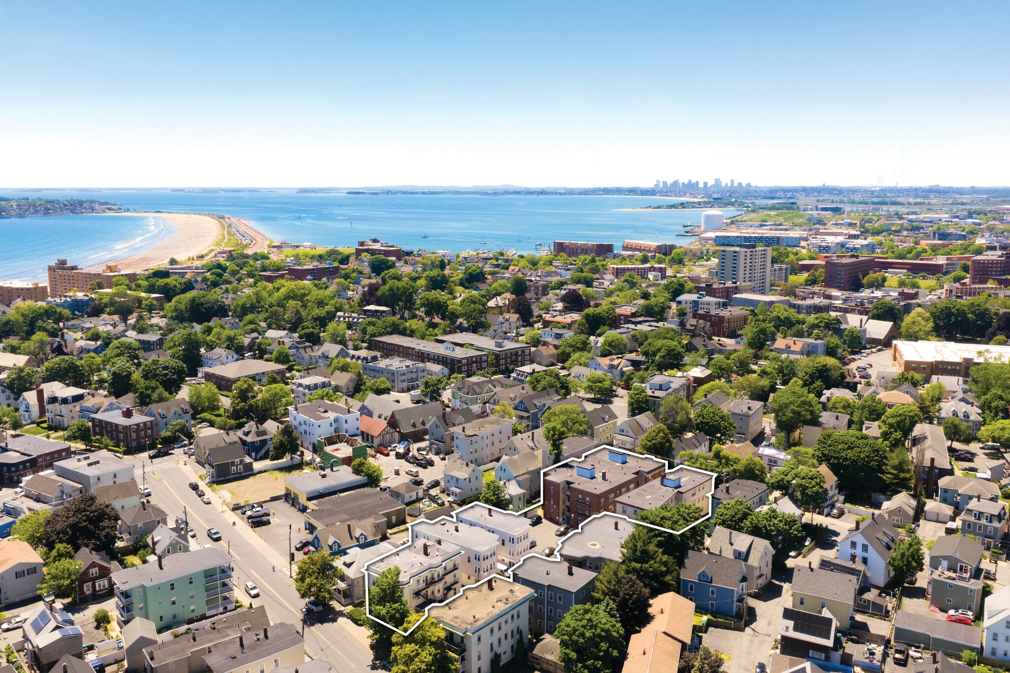 Lynn Portfolio portfolio of 6 properties for sale on LoopNet.ca Building Photo- Image 1 of 8