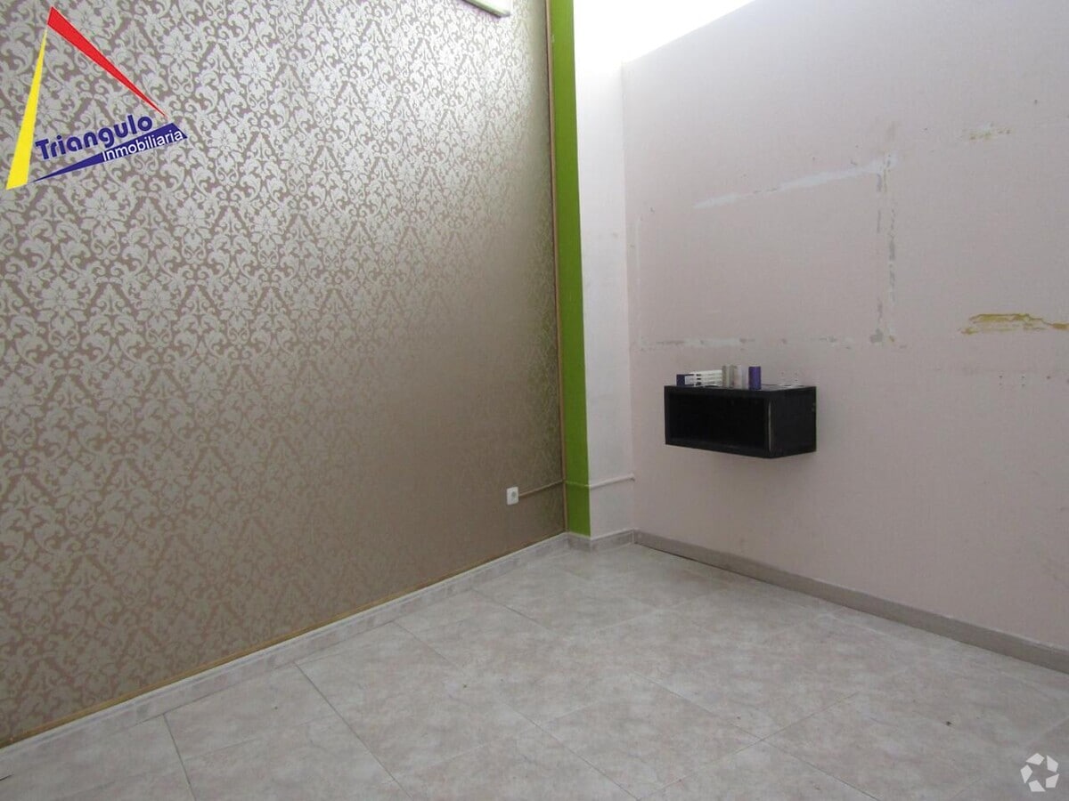 Segovia, SEG 40003 - - - Interior Photo - Image 2 of 7