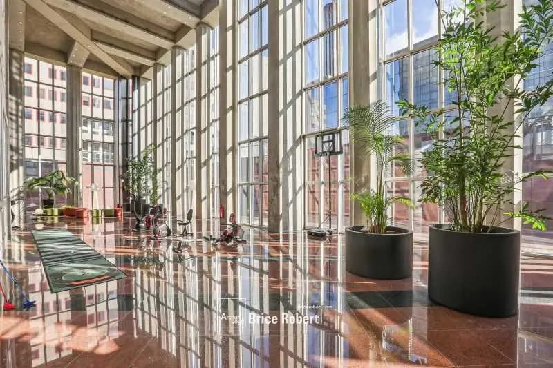 Flex in Lyon for lease - Building Photo - Image 3 of 16