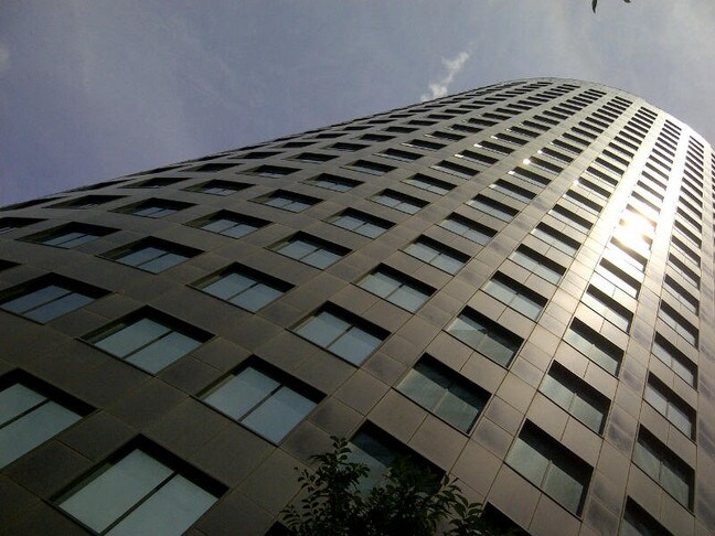 1615 Poydras St, New Orleans, LA à louer - Photo du bâtiment - Image 2 de 11