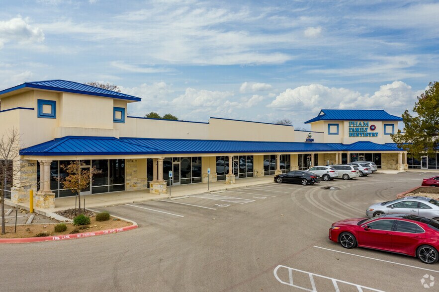 16019 Nacogdoches Rd, San Antonio, TX à louer - Photo du bâtiment - Image 1 de 6