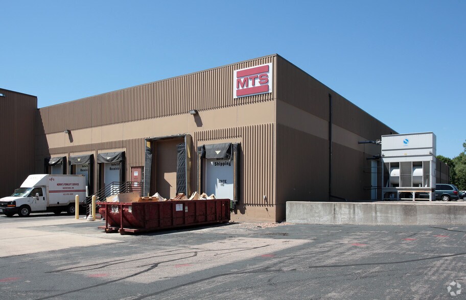 950 Lake Dr, Chanhassen, MN à louer - Photo du bâtiment - Image 3 de 5