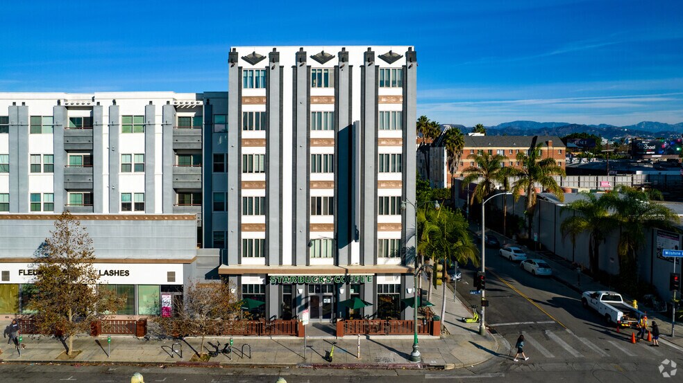 5353 Wilshire Blvd, Los Angeles, CA à louer - Photo du bâtiment - Image 3 de 10
