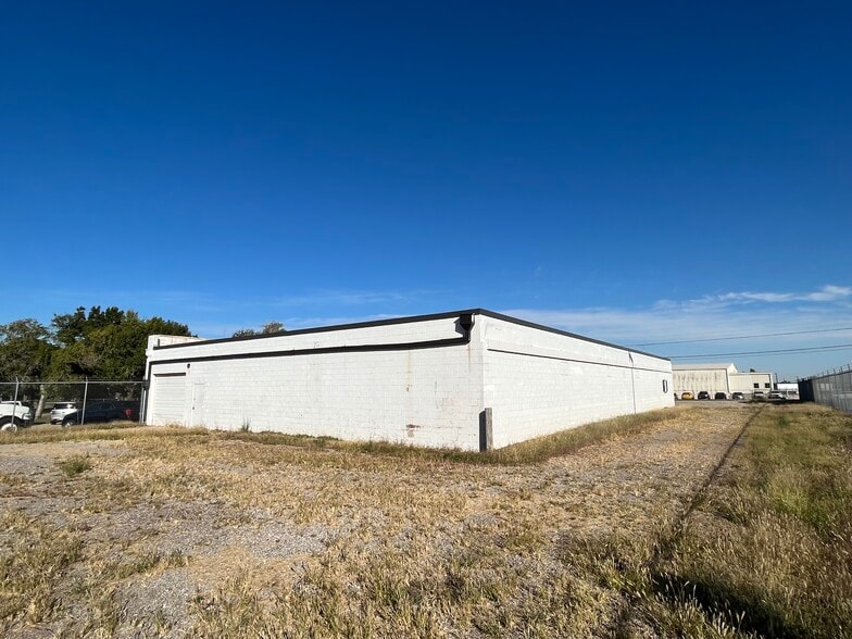24 NE 46th St, Oklahoma City, OK for lease - Building Photo - Image 2 of 7
