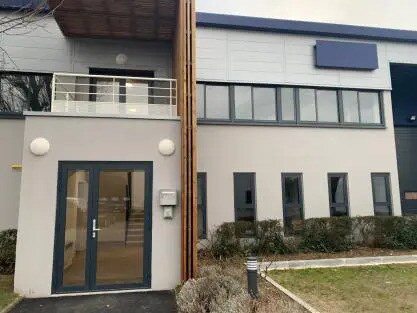 Industriel dans SAINT-OUEN-L'AUMONE à louer - Photo du bâtiment - Image 3 de 19