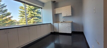 50 Hines Rd, Ottawa, ON for lease Interior Photo- Image 2 of 2