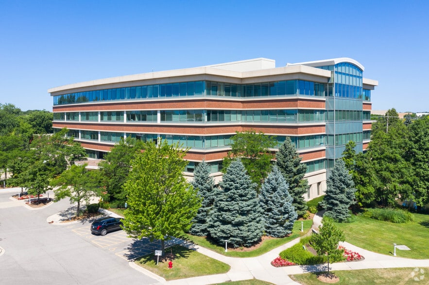 475-485 Half Day Rd, Lincolnshire, IL for lease - Building Photo - Image 3 of 35