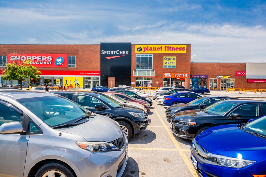 1642 Merivale Rd, Ottawa, ON à louer - Photo du bâtiment - Image 2 de 15