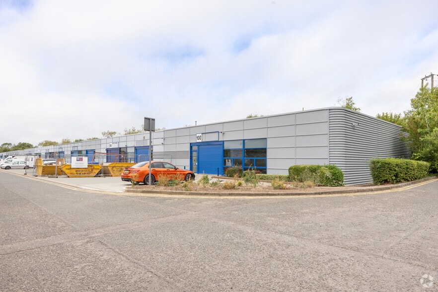 100-116 Tanners Dr, Milton Keynes for lease - Building Photo - Image 2 of 2