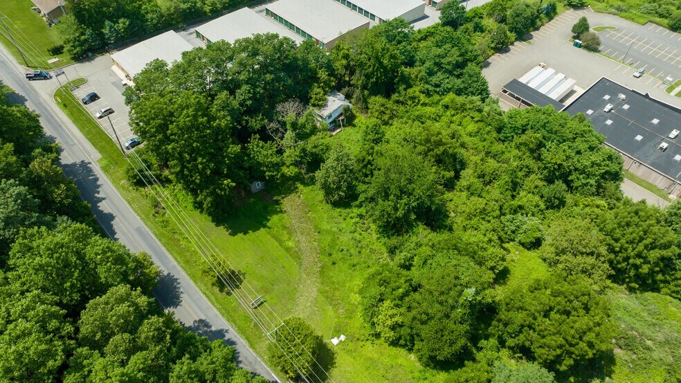 340 Cedarville Rd, Easton, PA à vendre - Photo du bâtiment - Image 2 de 5
