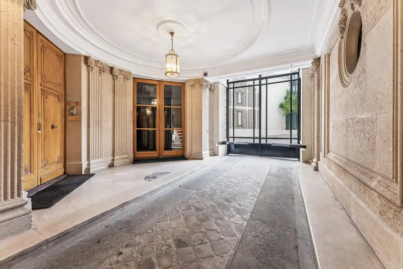 Bureau dans Paris à vendre Hall d’entrée- Image 1 de 11