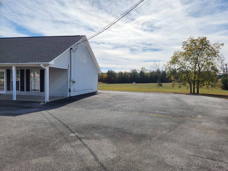 700 W Grand Ave, Rainbow City, AL à louer - Photo du bâtiment - Image 3 de 15