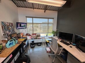 2284-2360 W Commodore Way, Seattle, WA for lease Interior Photo- Image 2 of 7