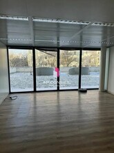 Office in Rueil-Malmaison for lease Interior Photo- Image 2 of 10