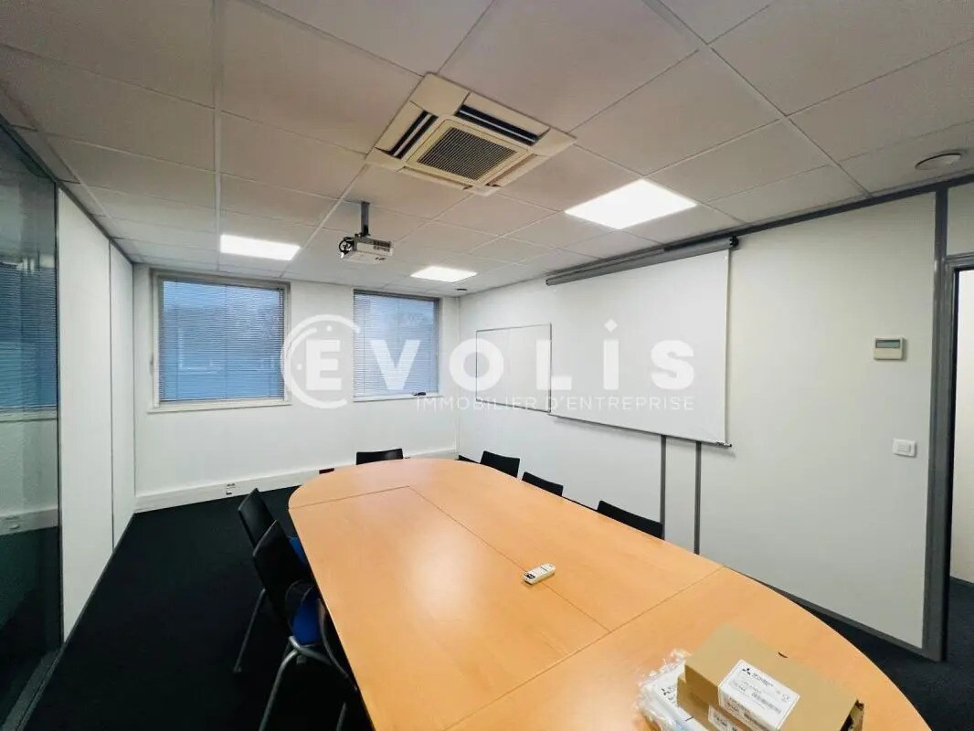 Flex in Champs-sur-Marne for lease Interior Photo- Image 1 of 6