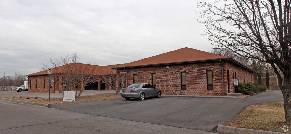 101 Indian Center Ct, Kingsport, TN à louer - Photo du bâtiment - Image 2 de 3
