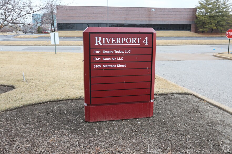 3101-3141 Riverport Tech Center Dr, Maryland Heights, MO à louer - Photo du bâtiment - Image 3 de 3
