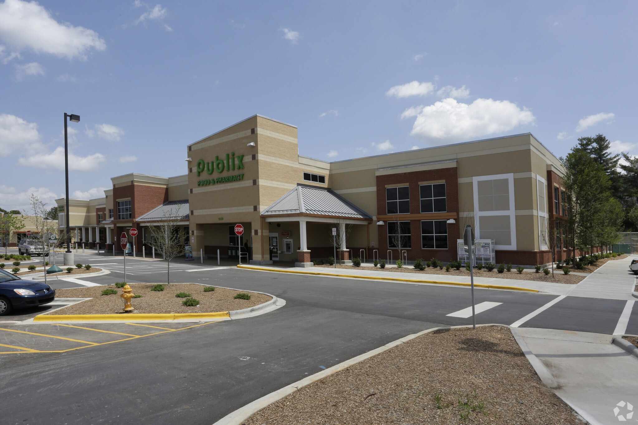 1830 Hendersonville Rd, Asheville, NC à louer Photo principale- Image 1 de 8