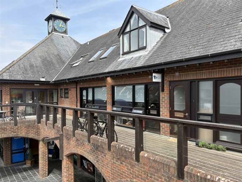 Shamrock Way, Southampton for lease Primary Photo- Image 1 of 2