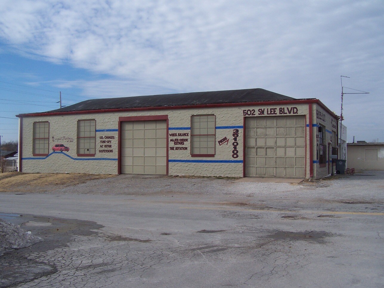 502-506 SW Lee Blvd. portfolio of 3 properties for sale on LoopNet.ca Building Photo- Image 1 of 6